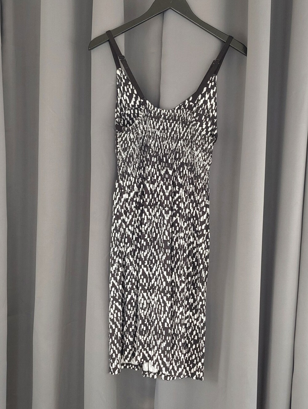 Simon Chang Black White Geometric Print Smocked Sundress Large - Picture 3 of 12